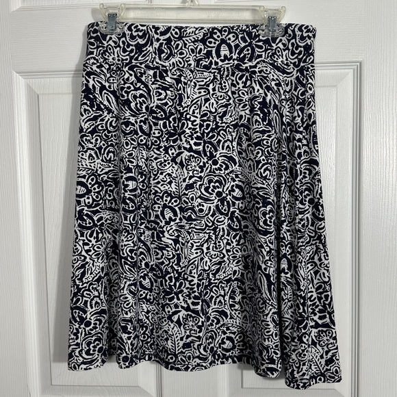 Dress Barn size Med., a-line, swingy skirt with wide stretch waist, blue/white - Picture 1 of 6